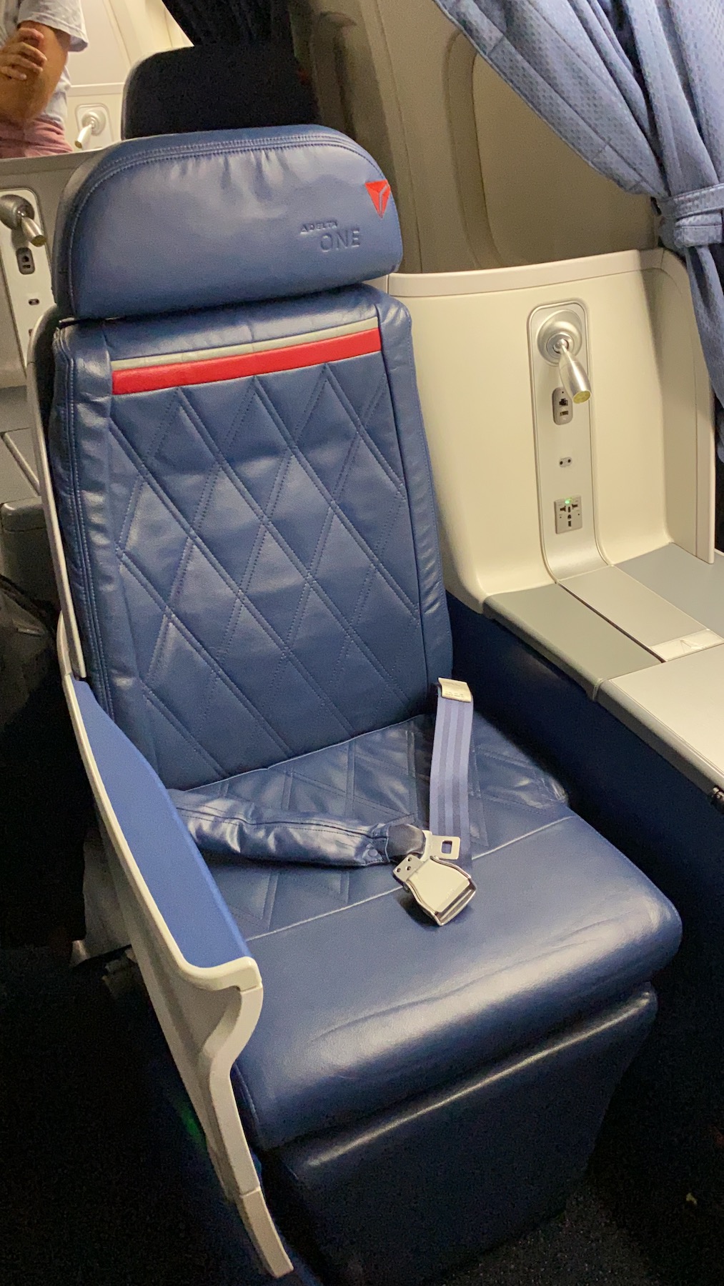 Delta First Class (767)