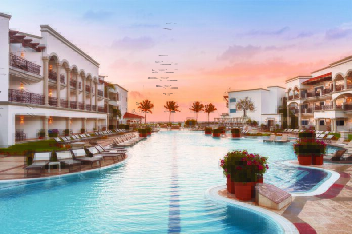 Outdoor Pool Area Hilton-Playa-del-Carmen