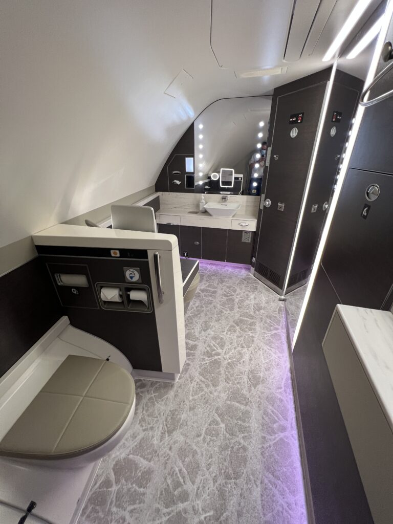 Singapore A380 Suites - Bathroom