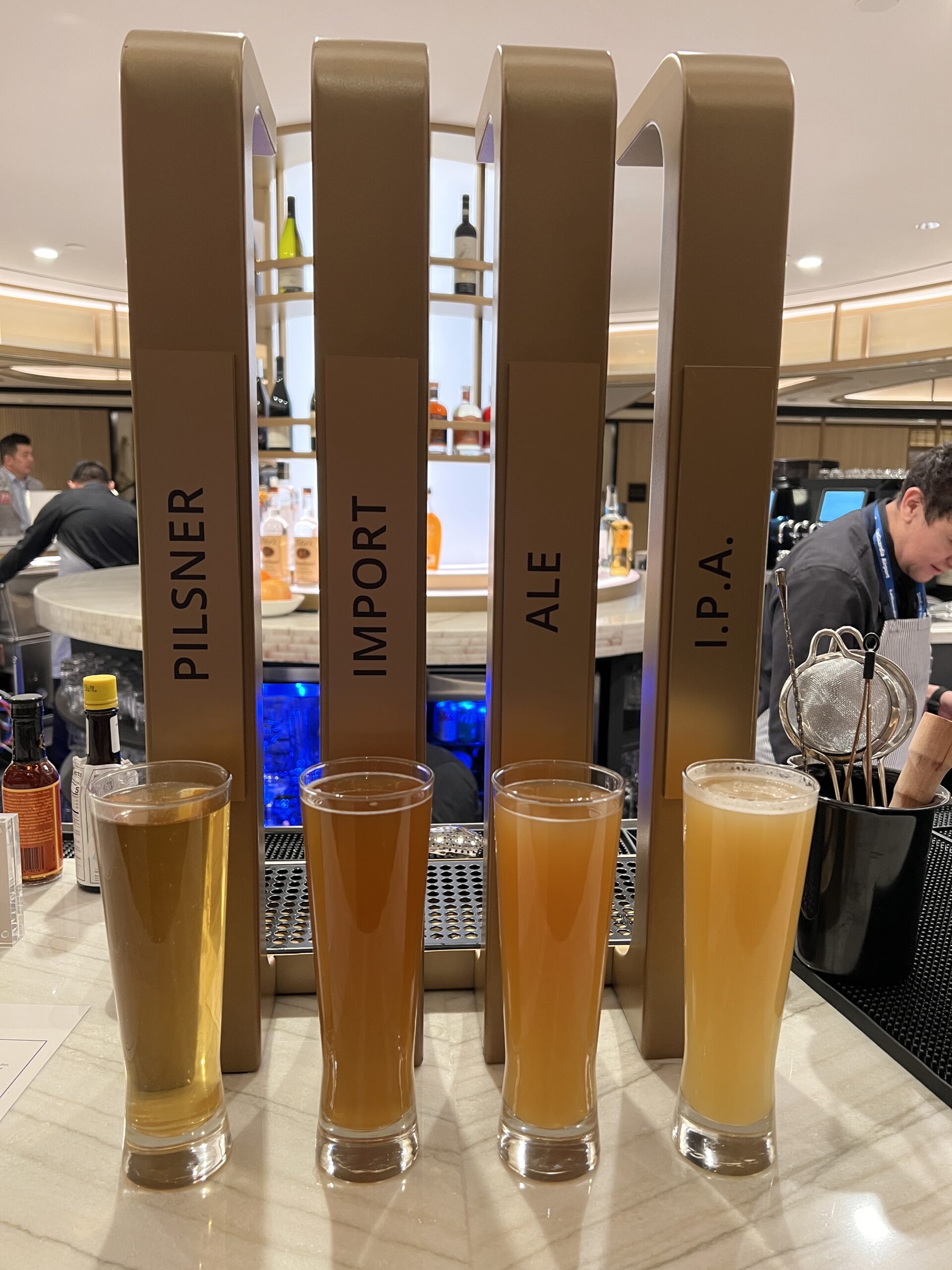 Chase Sapphire Lounge at LaGuardia (LGA) by The Club - Beers on Tap
