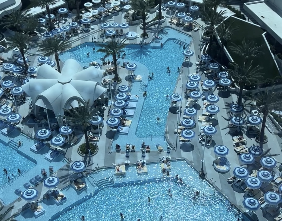 The Fontainebleu pool